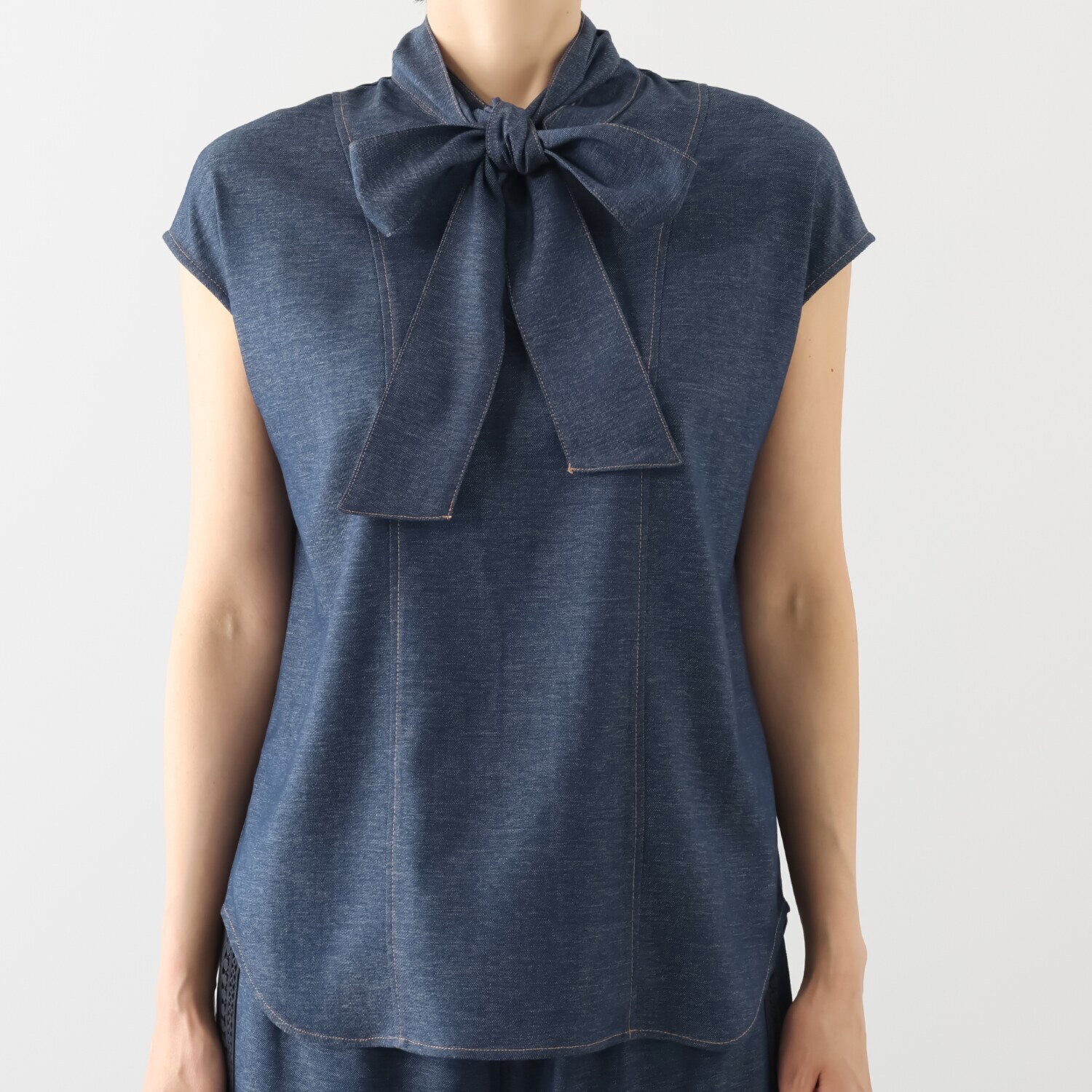 ブルーコレクション ボウタイで印象チェンジ デニム調 プルオーバーブラウス