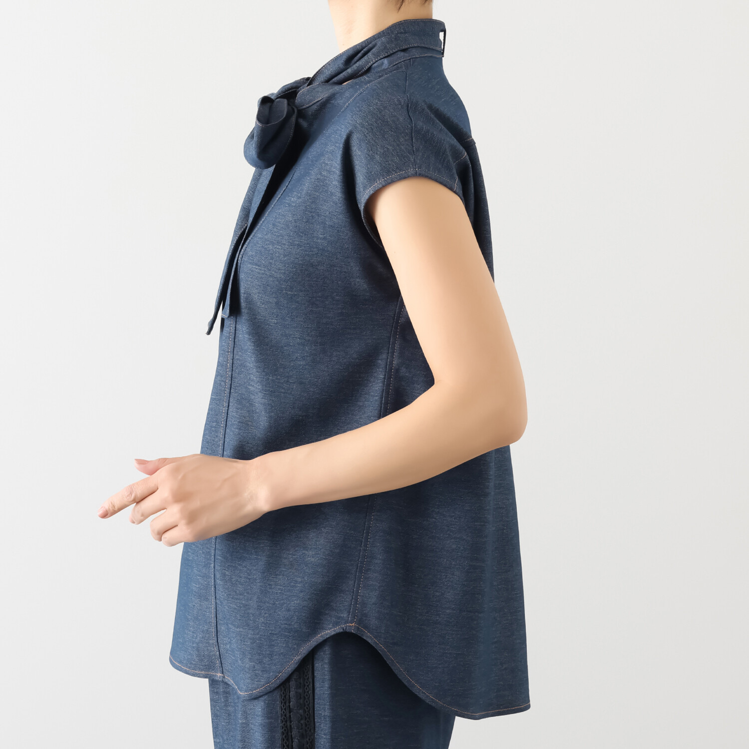 ブルーコレクション ボウタイで印象チェンジ デニム調 プルオーバーブラウス