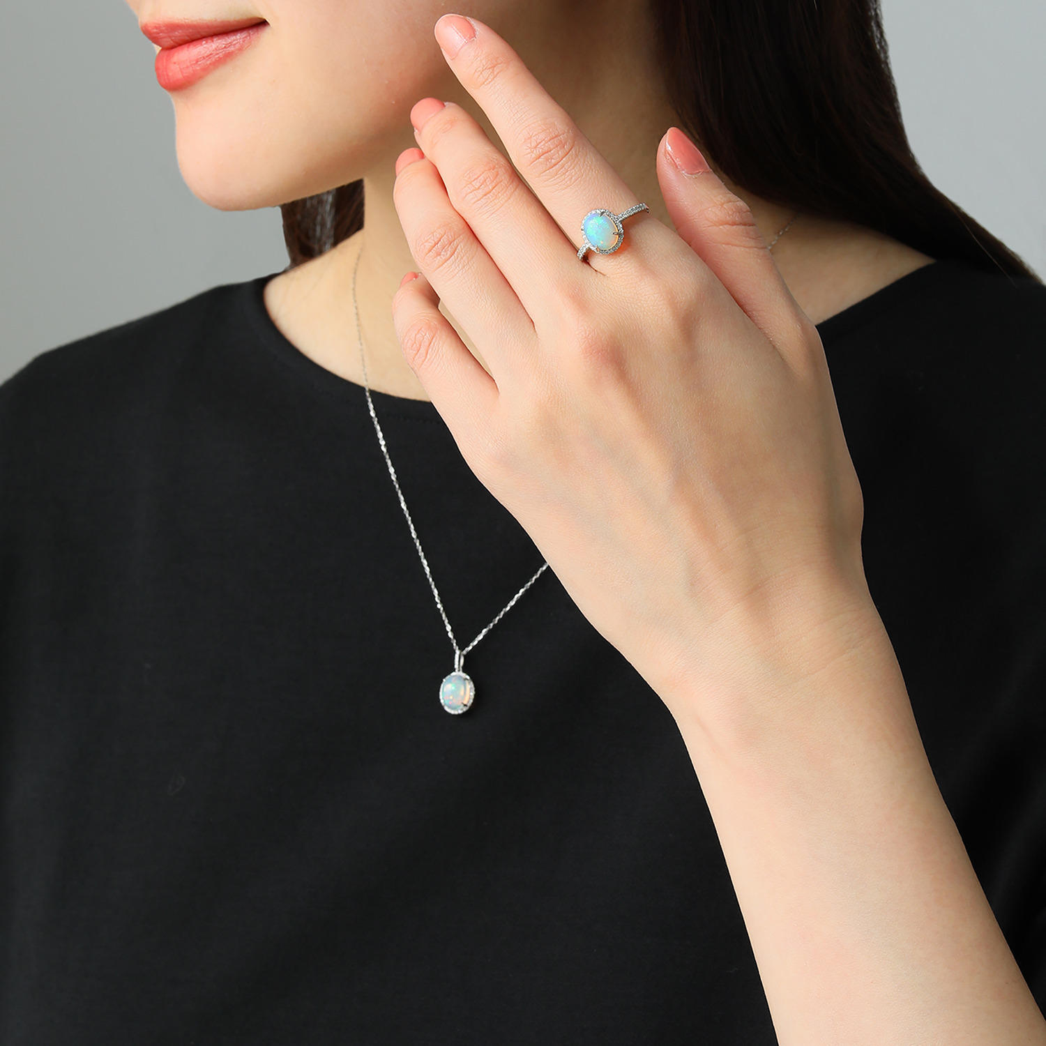 サープライズ プラチナ９５０ １カラットＵＰオパール＆ ダイヤモンド オーバルカボションリング