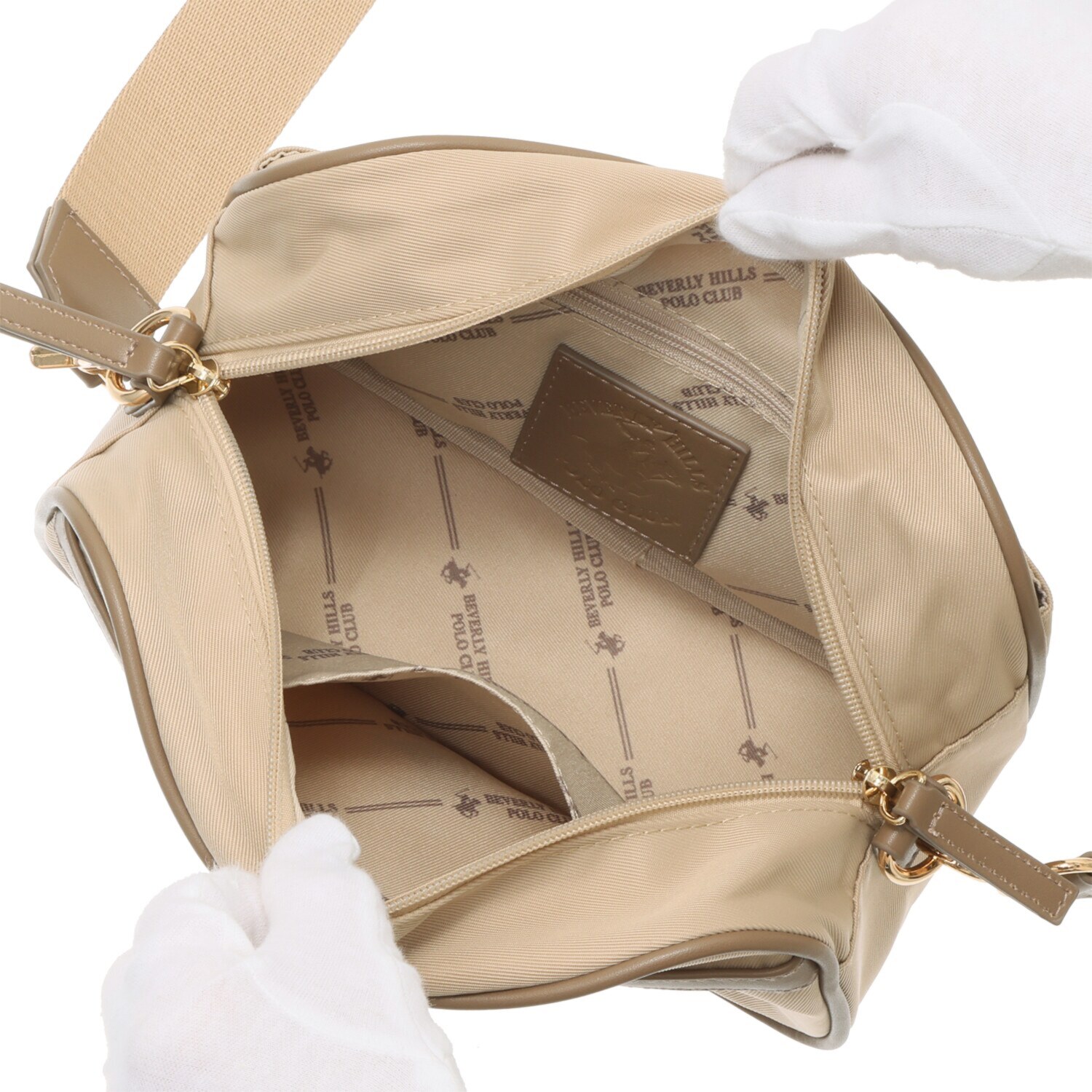 ビバリーヒルズ ポロクラブ ホースチャーム付 外出にちょうど良い 軽量ショルダーバッグ