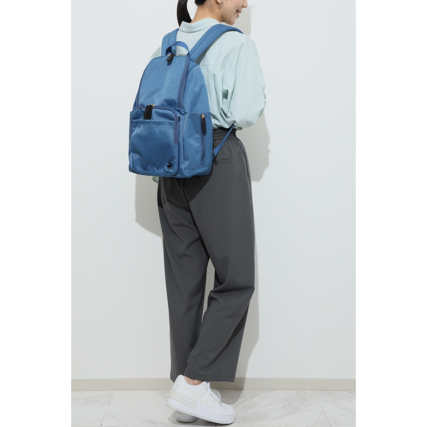 ビバリーヒルズ ポロクラブ ホースチャーム付 さまざまなシーンで使える たっぷり１５ポケット 軽量バックパック