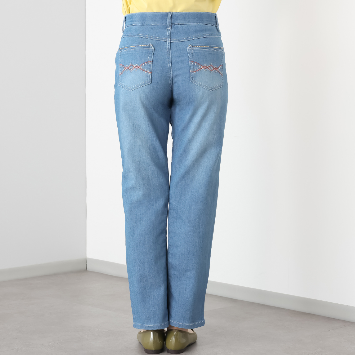 ノーボノーボ ホワイトヤーンデニム ストレートパンツ