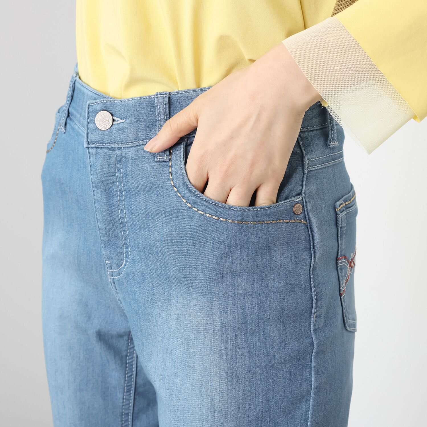 ノーボノーボ ホワイトヤーンデニム ストレートパンツ