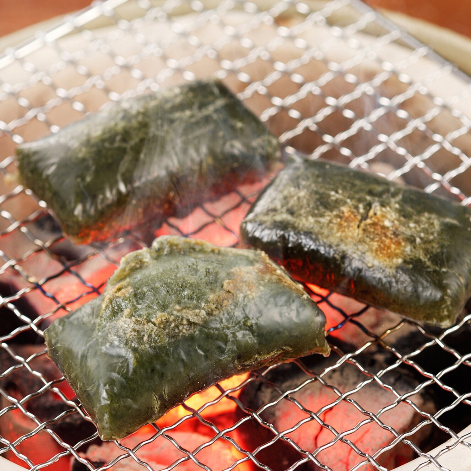 新潟県村松産 こがねもち米使用 こがねよもぎもち