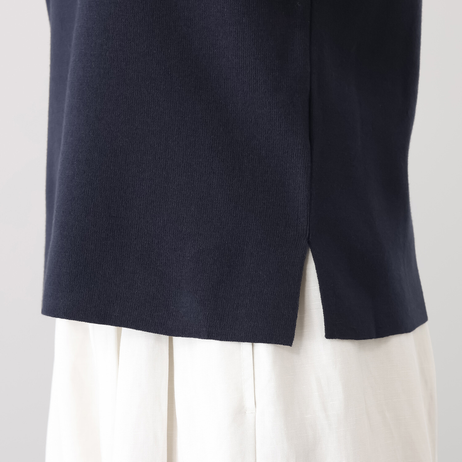 ナチュラルバイクリップ ちらっと首にラメ 二の腕をきれいに魅せる イージーケア 旅行に万能 ニットプルオーバー