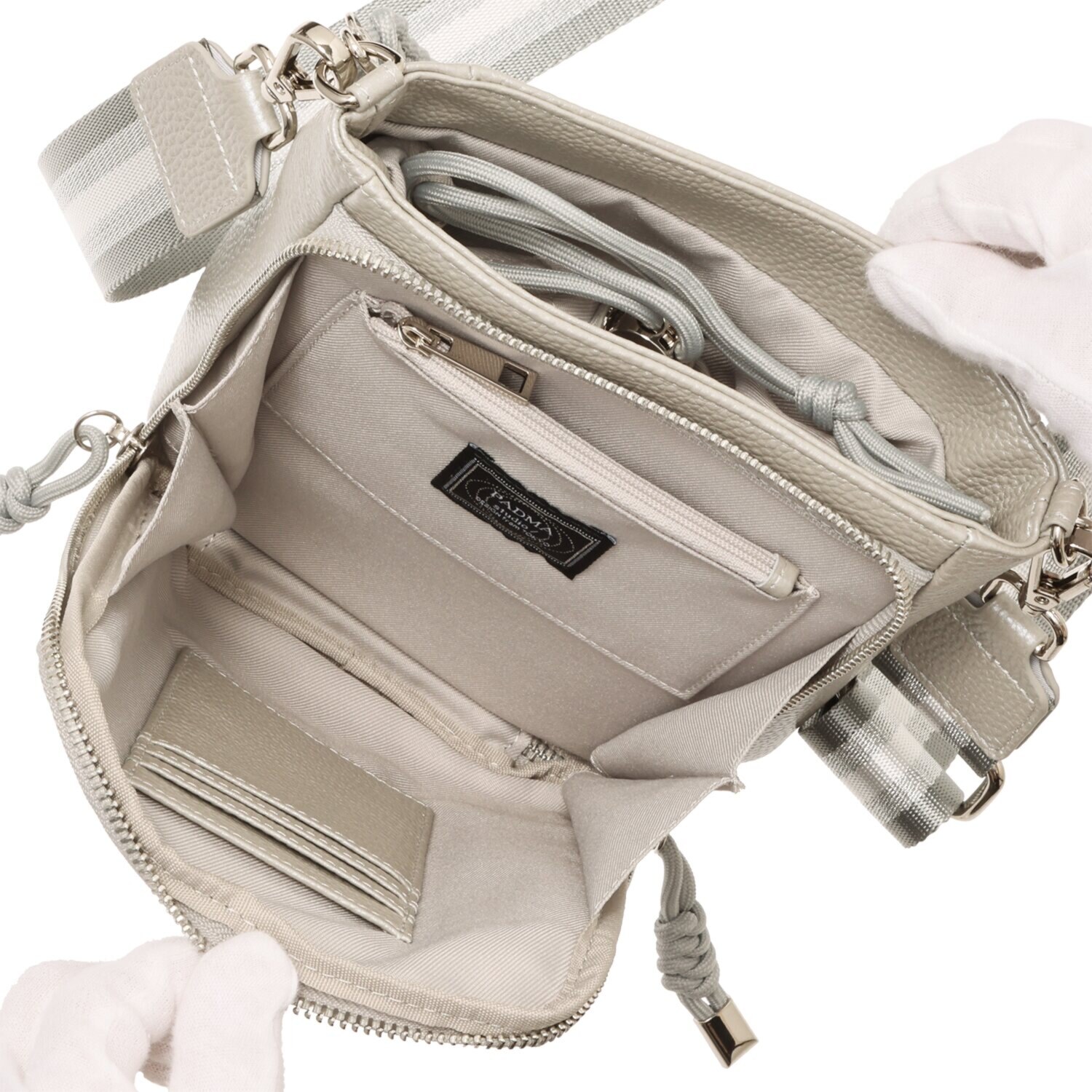 パドマ がばっと開いて コンパクトなのに大容量 牛革２ウェイバッグ