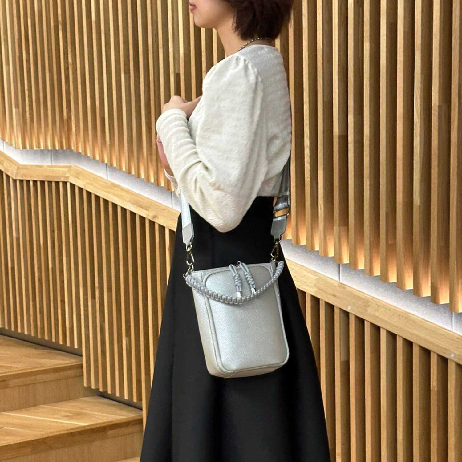 パドマ がばっと開いて コンパクトなのに大容量 牛革２ウェイバッグ