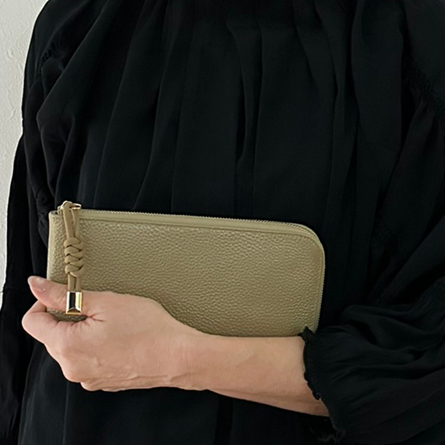 パドマ スリムなのに大容量 牛革 Ｌ字ファスナー長財布