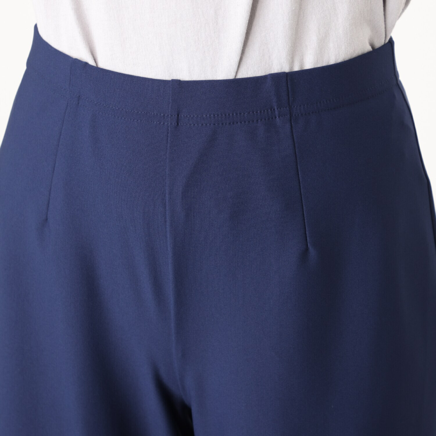 ラ・シュシュ ＵＶカット・接触冷感 吸水速乾 ３Ｄ設計の ダーツ入り セミワイドパンツ