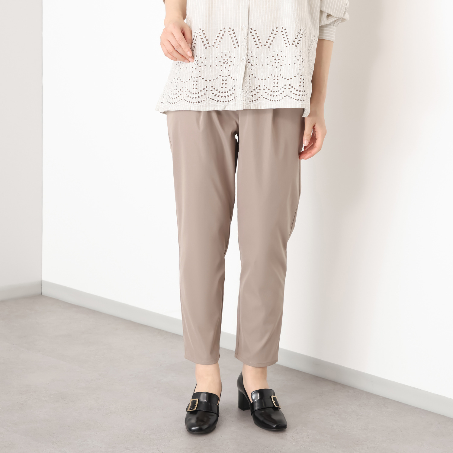 ルナリア はっ水・ＵＶカット ストレッチ大人チノ タックテーパードパンツ