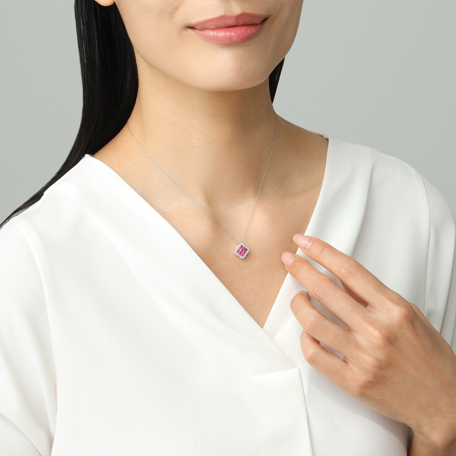 ビジューフルレゾン コローレ プラチナ９００ ダイヤモンド＆ カラーストーン クローバーデザイン ペンダントトップ