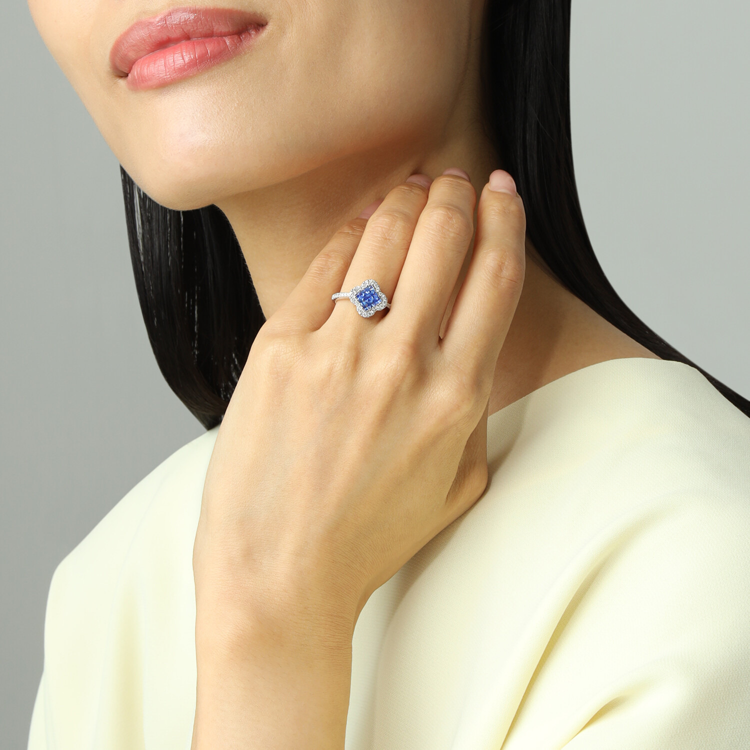 ビジューフルレゾン コローレ プラチナ９００ ダイヤモンド＆ カラーストーン クローバーデザインリング