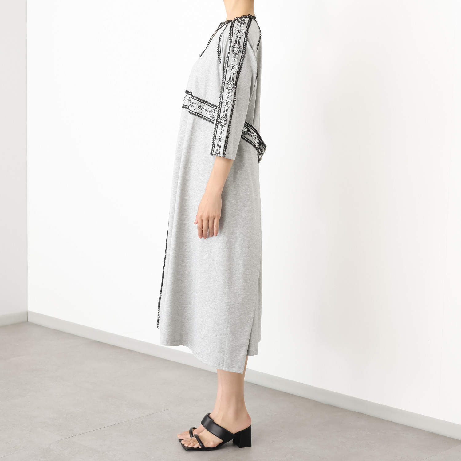 キョウコ　ヒガ レーストリミングドレス