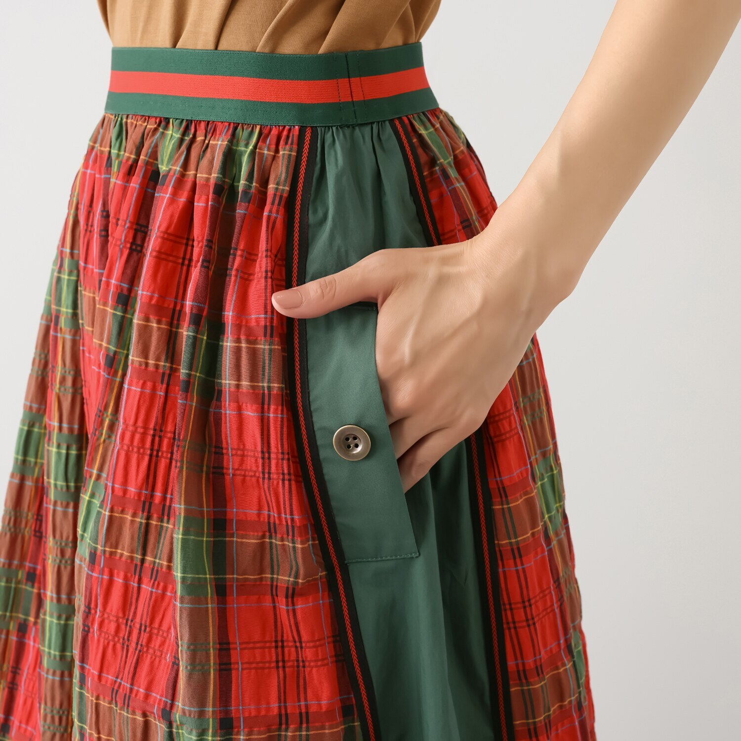 キョウコ　ヒガ パネル切替 チェックスカート