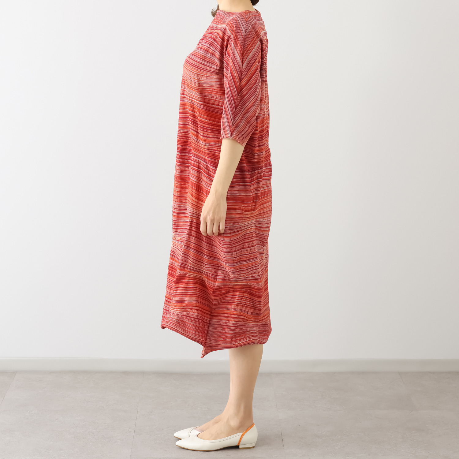 プレセントーア ＵＶカット・静電気防止 日本製　無縫製ジャージー 軽くて動きやすい 表情豊かなテキスタイルの 五分袖ワンピース