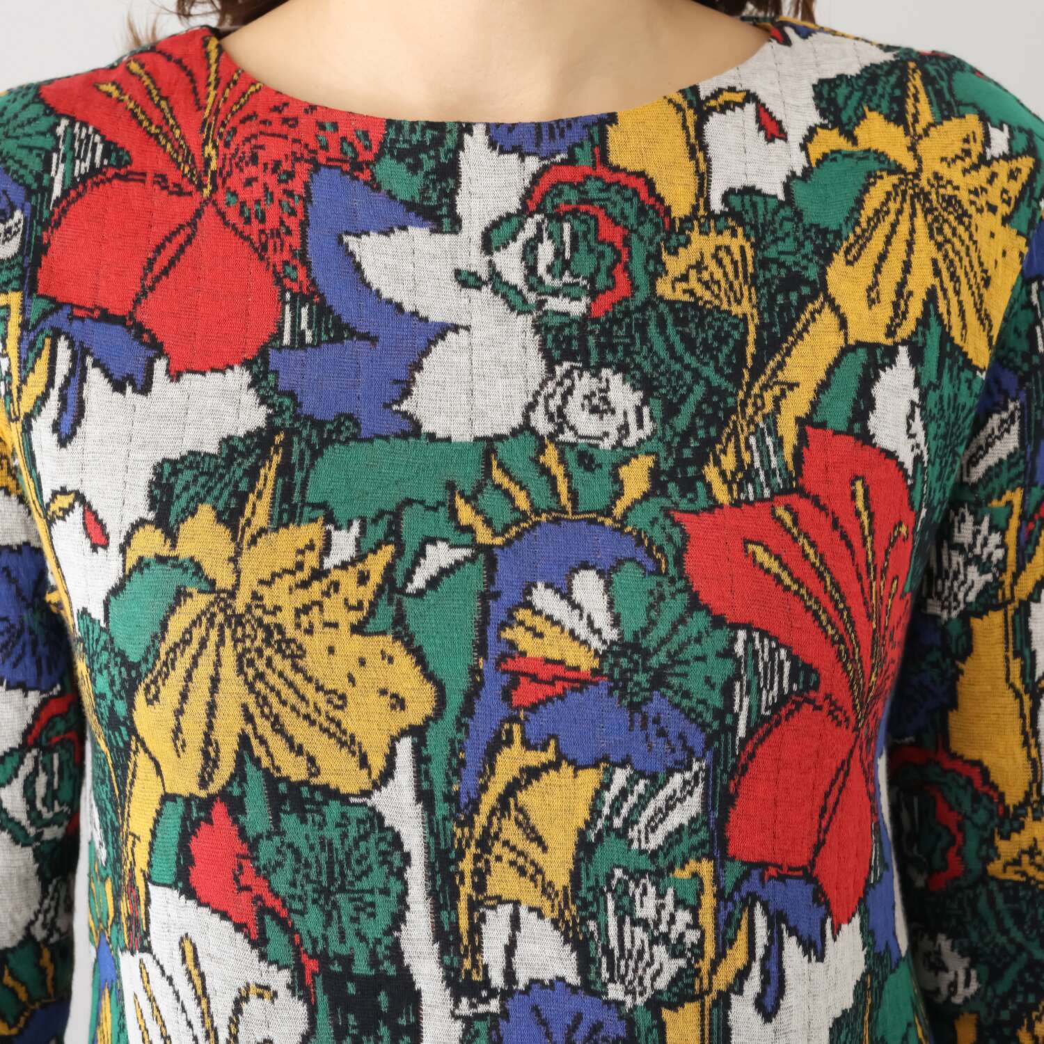 プレセントーア 抗菌防臭 日本製 色とりどりの花を表現した ボタニカル柄ジャガード プルオーバー