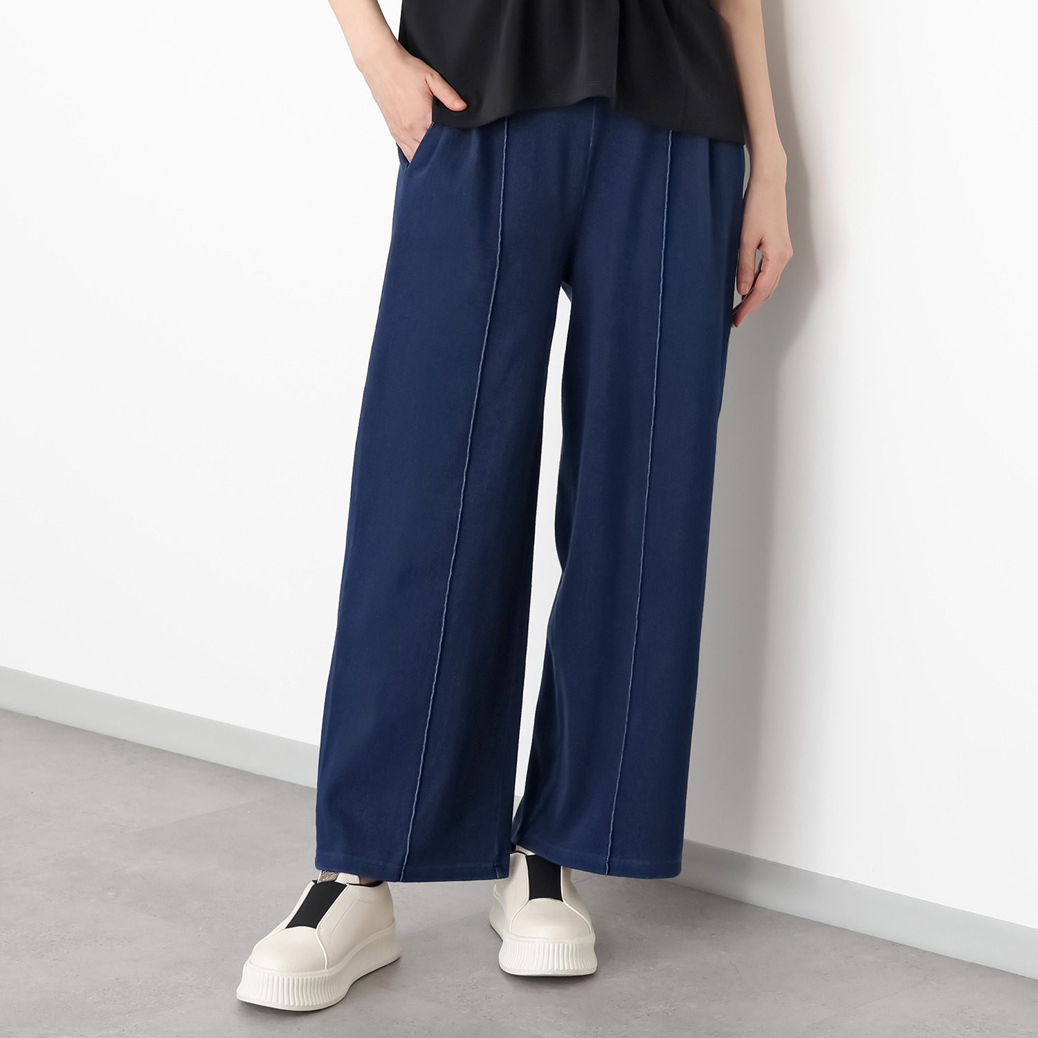 ラフレス コンフォート ワイドパンツ ＜デニム調＞