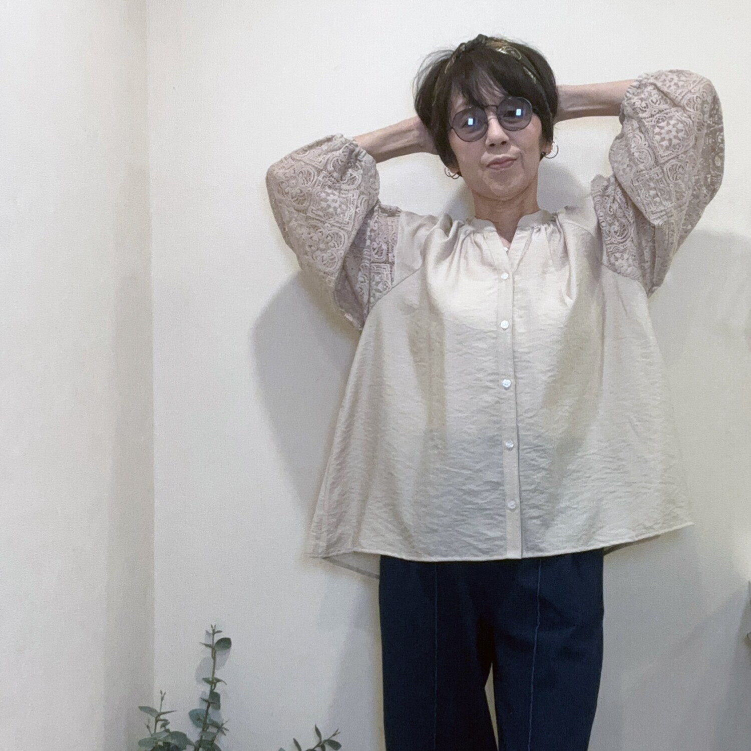 ラフレス エアリー素材 袖レースブラウス