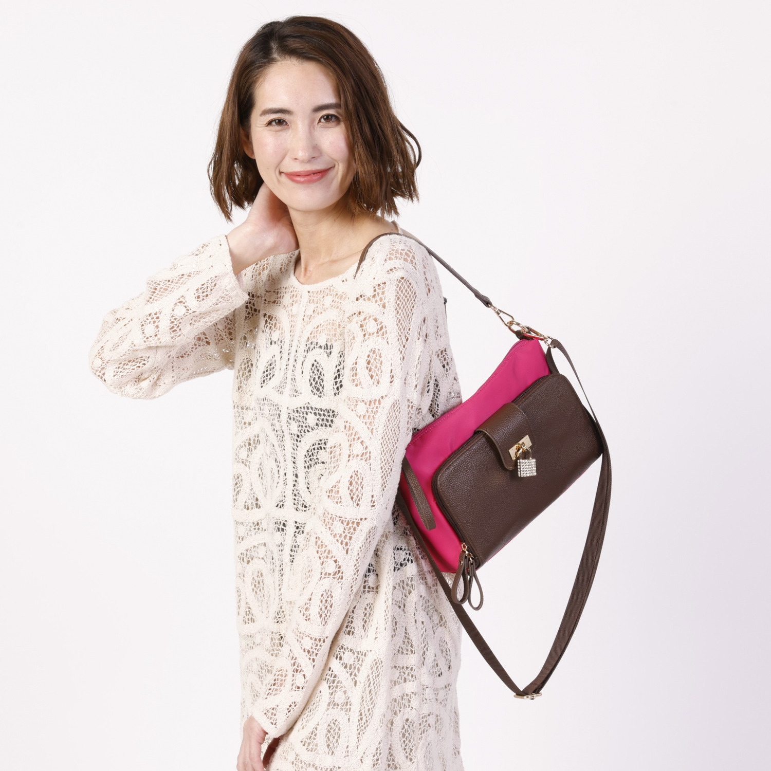 メイドバイスターズ 多機能はっ水 お財布コンビバッグ ＜専用ストラップ２本付＞