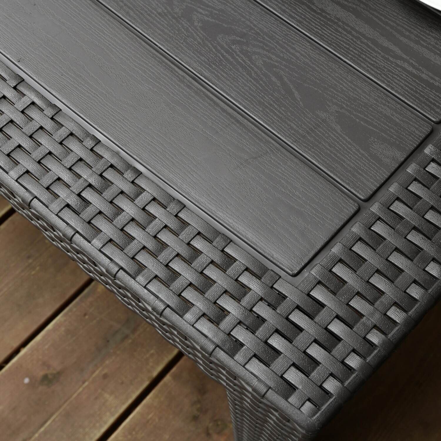 お庭が ガーデンリゾートに！ 簡単組み立てで、 快適な座り心地に こだわった ガーデンテーブル ３点セット　ウブドゥ