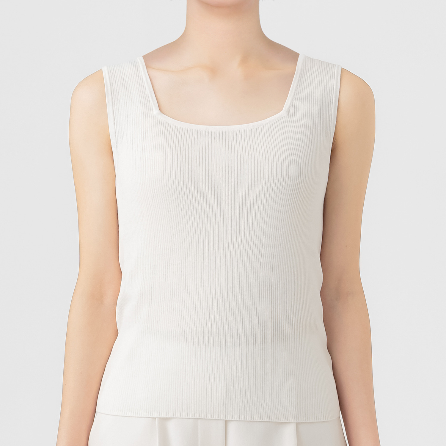 エマキュレイト スクエアネック ２ウェイ タンクトップ