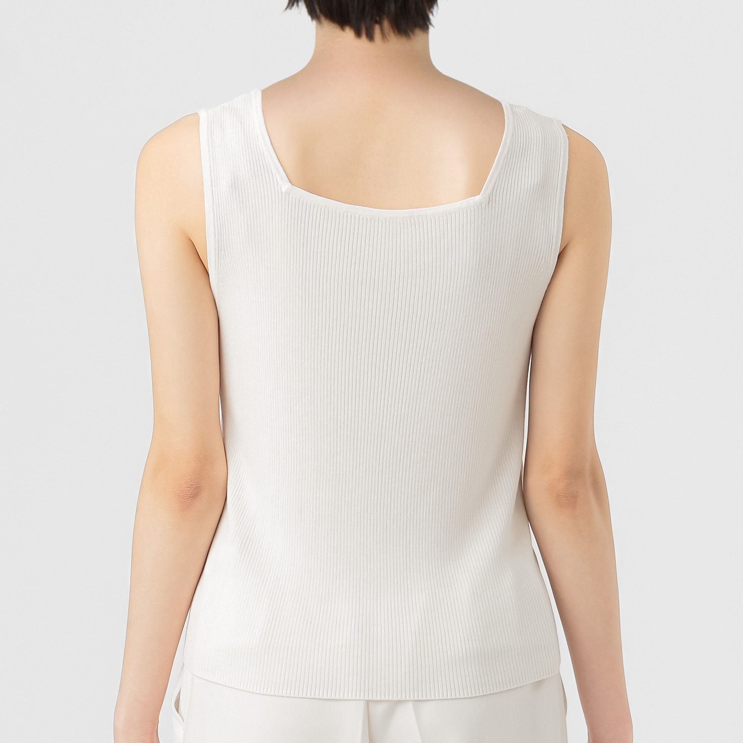 エマキュレイト スクエアネック ２ウェイ タンクトップ