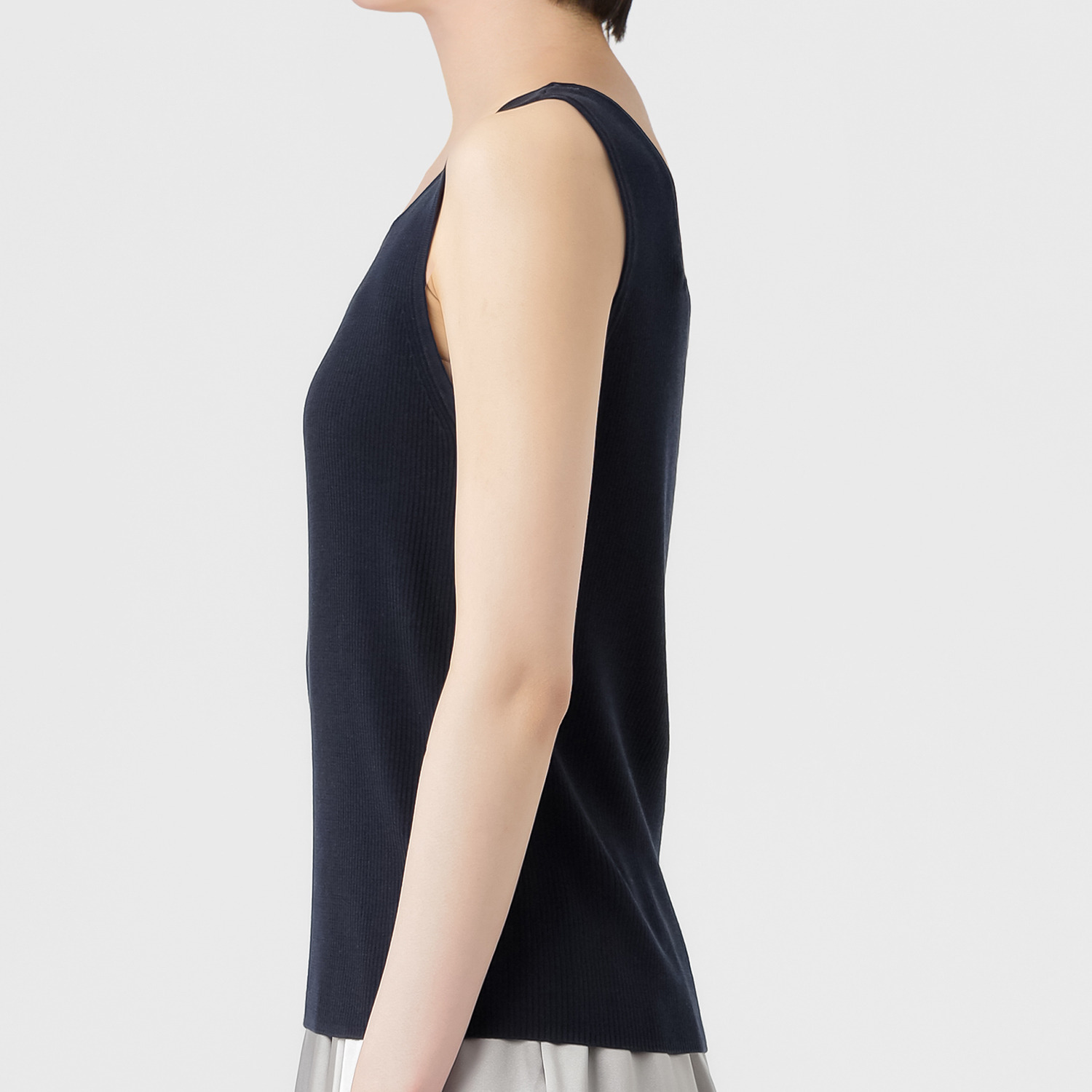 エマキュレイト スクエアネック ２ウェイ タンクトップ