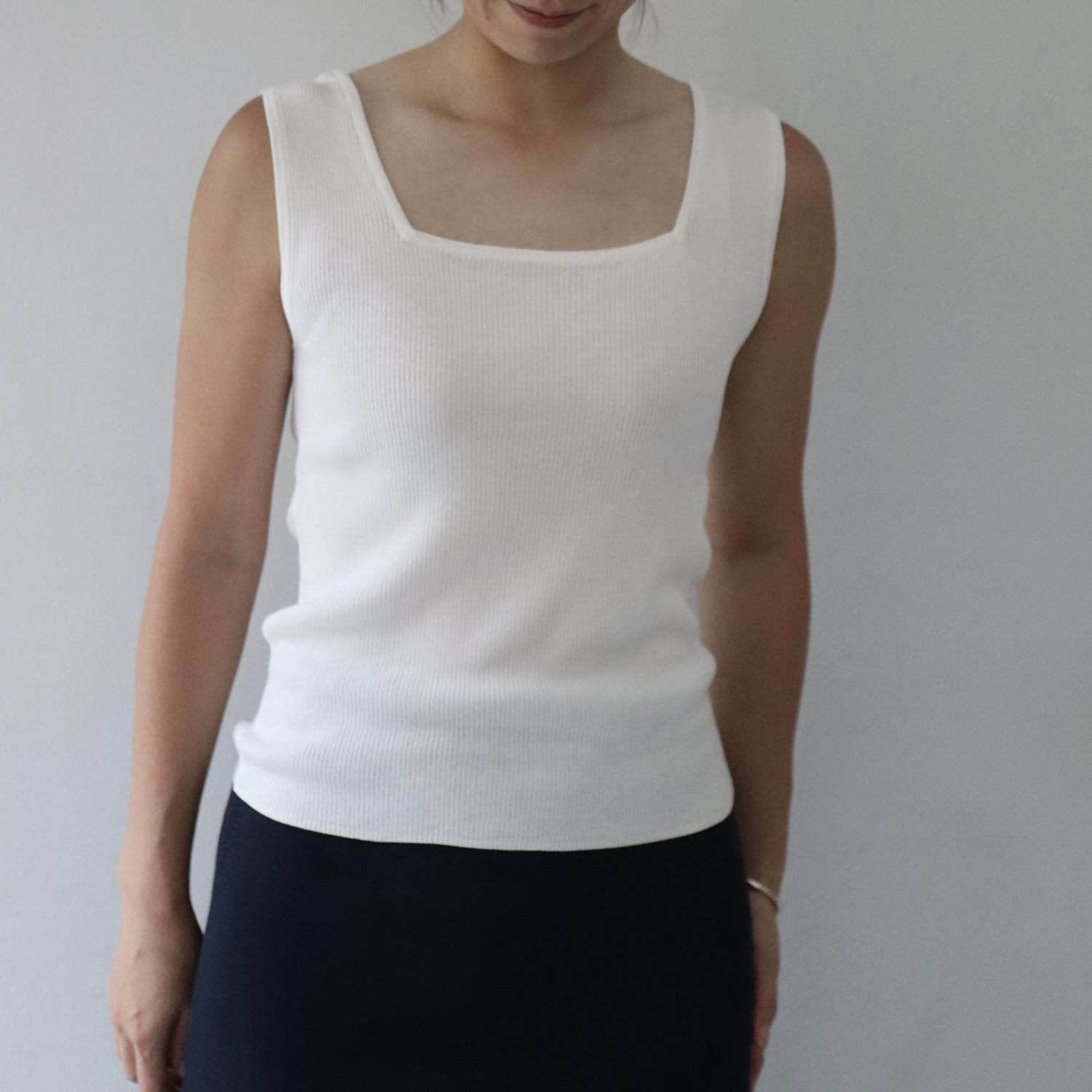 エマキュレイト スクエアネック ２ウェイ タンクトップ
