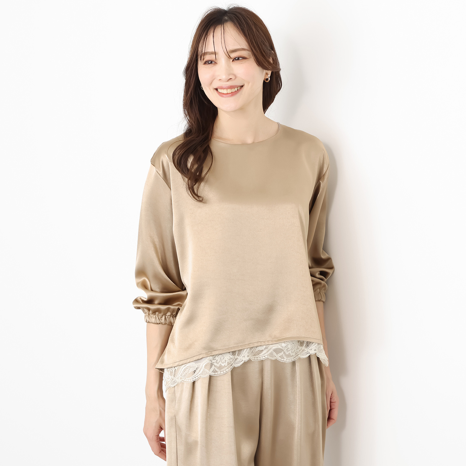 リミナル レースレイヤード サテンブラウス
