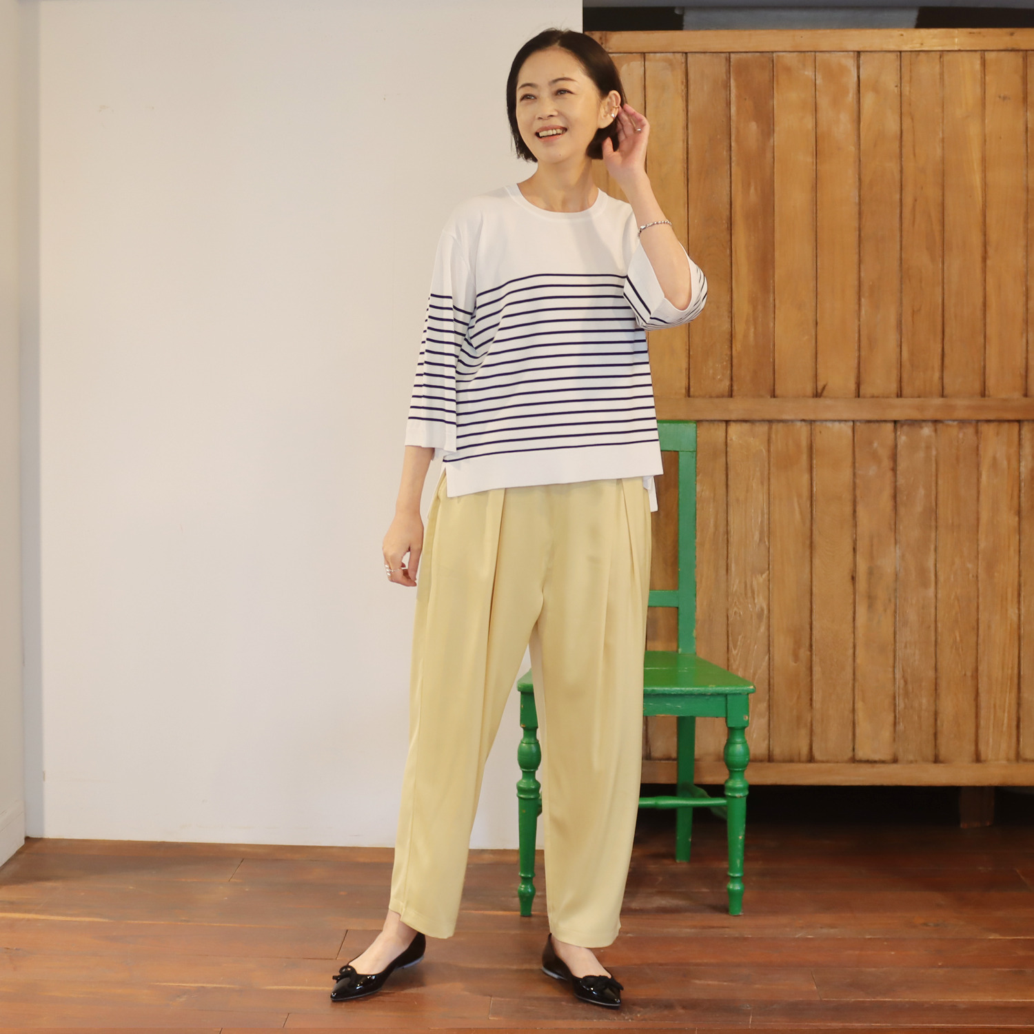 リラリー サテン テーパードパンツ