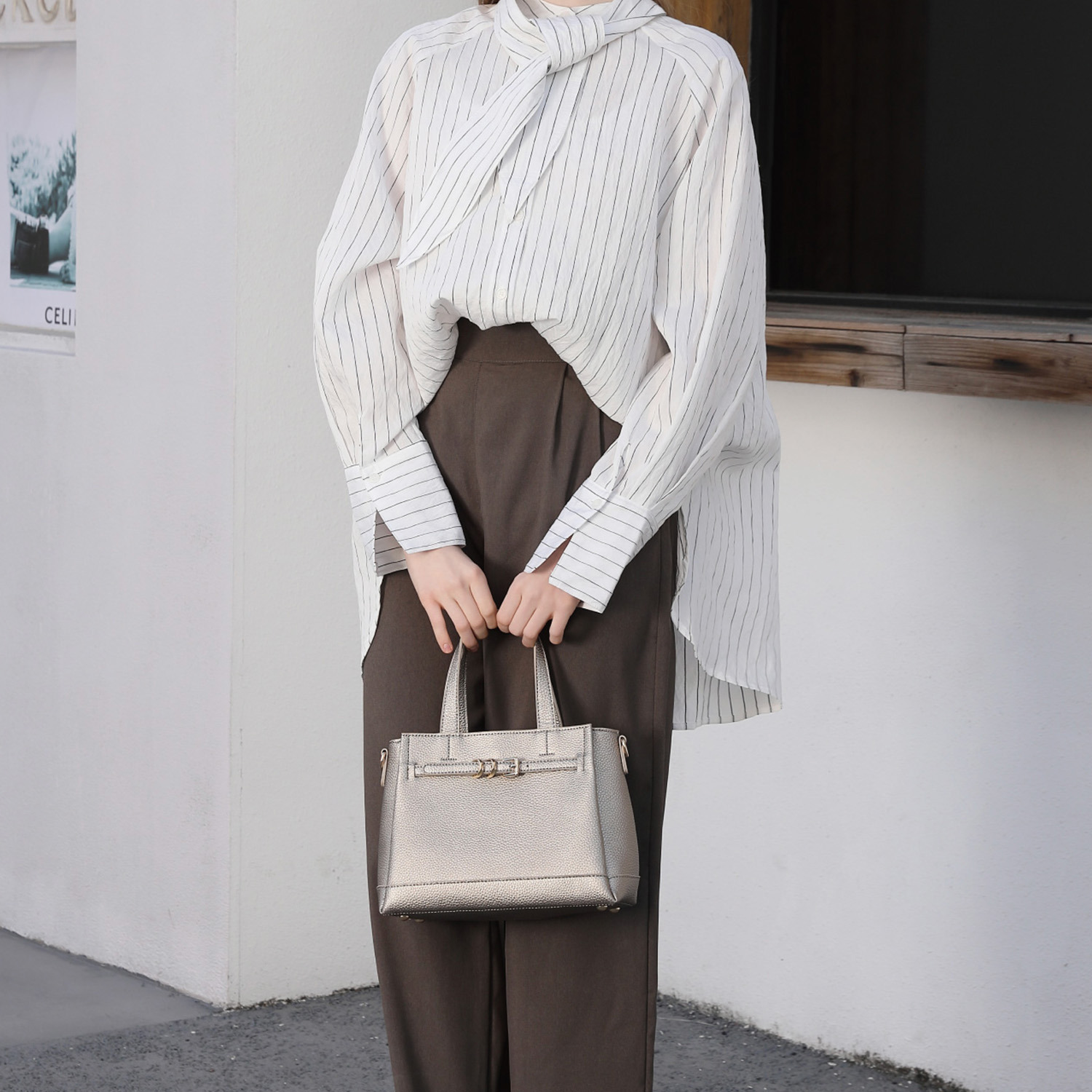 グッシオイタリー ベルトデザイン ２ウェイハンドバッグ