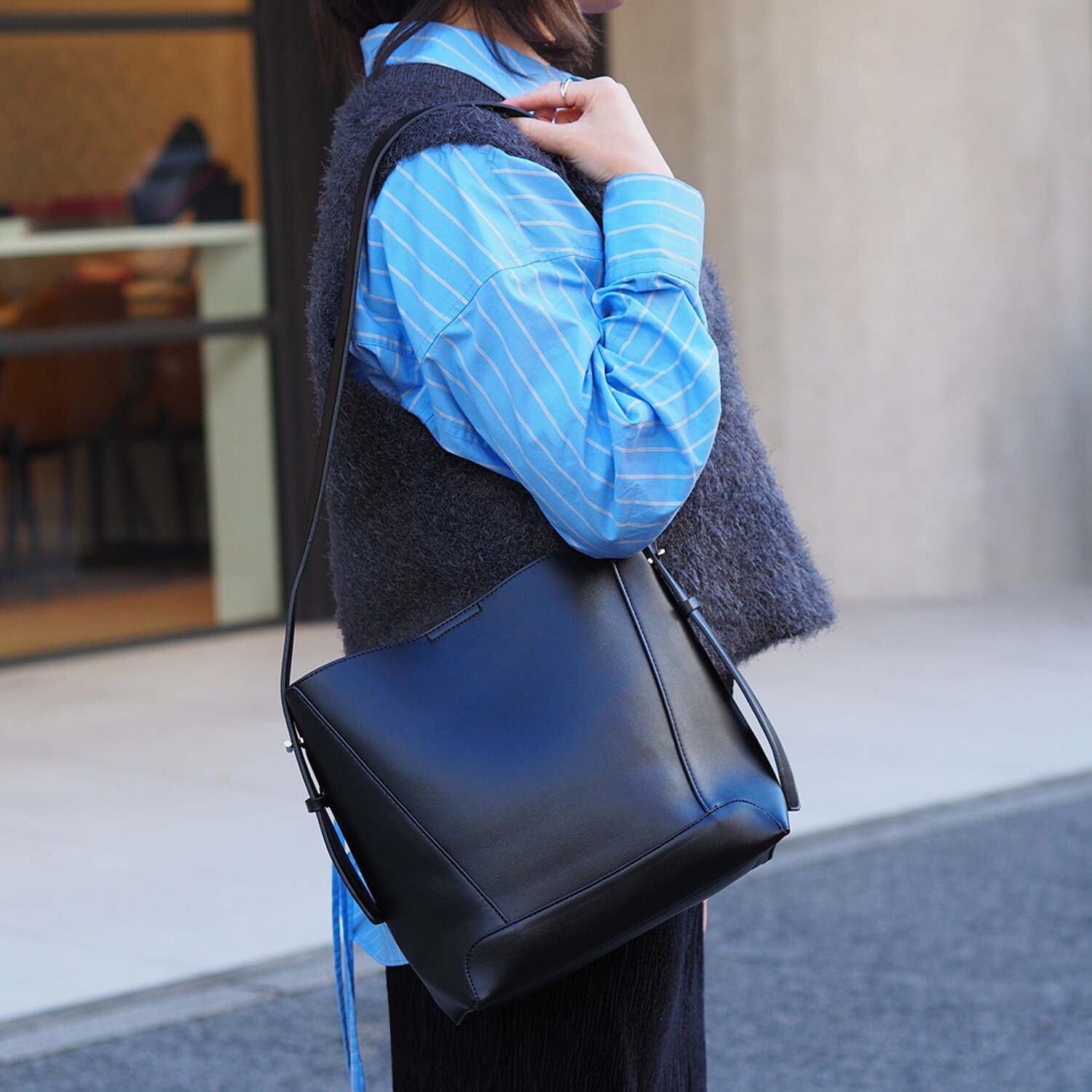 グッシオイタリー ポーチ付 スクエアショルダーバッグ