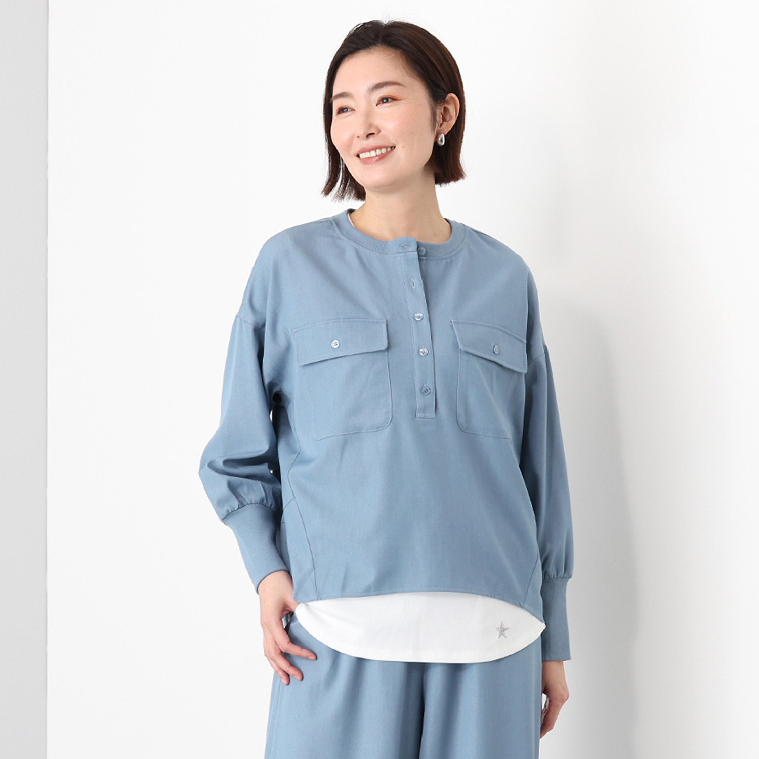 イシカワラボ★ヒトミ ストレッチツイル スキッパーデザイン プルオーバー