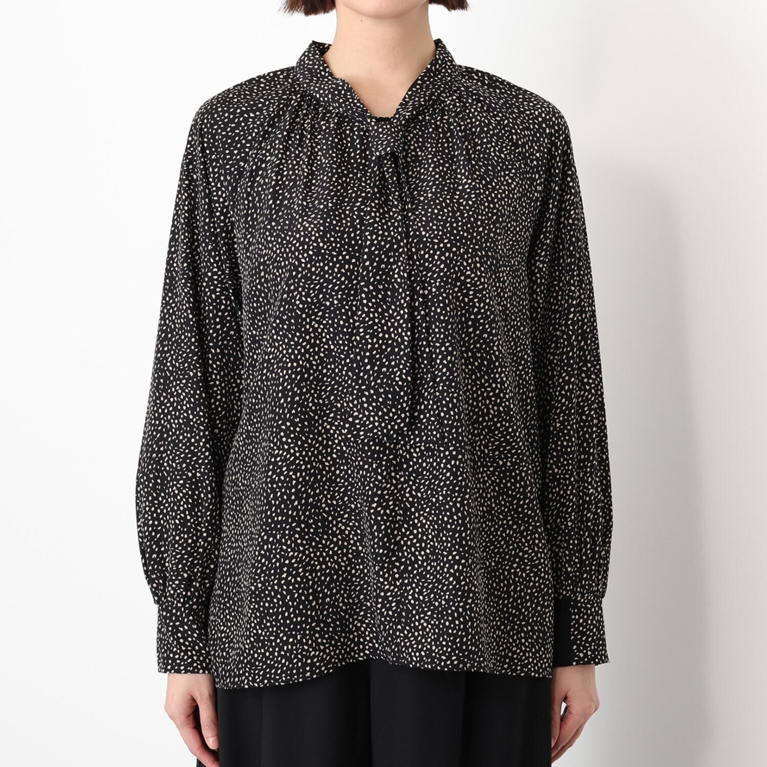 イシカワラボ★ヒトミ ソフトデシン ネクタイ風な ボウタイブラウス