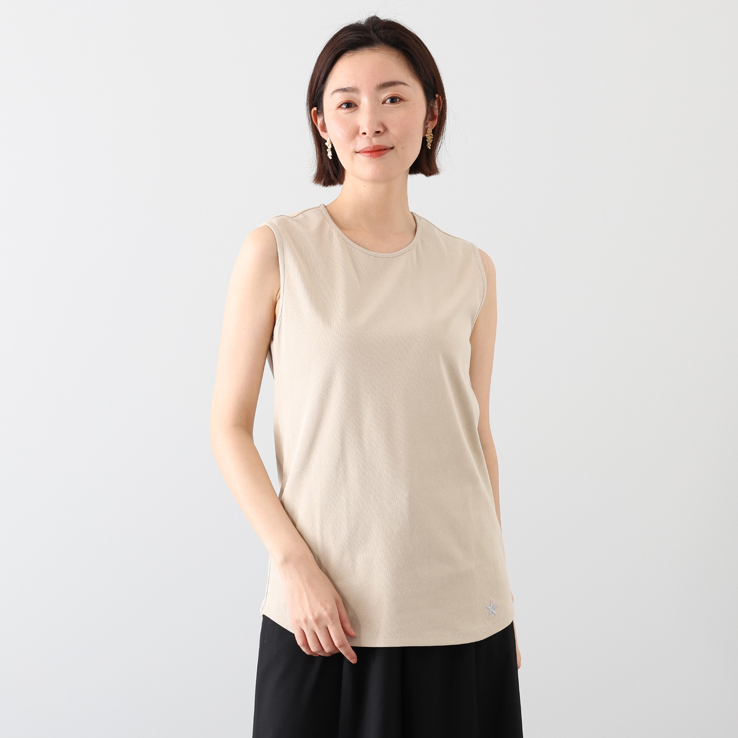 イシカワラボ★ヒトミ 星刺しゅうアクセント インナータンクトップ