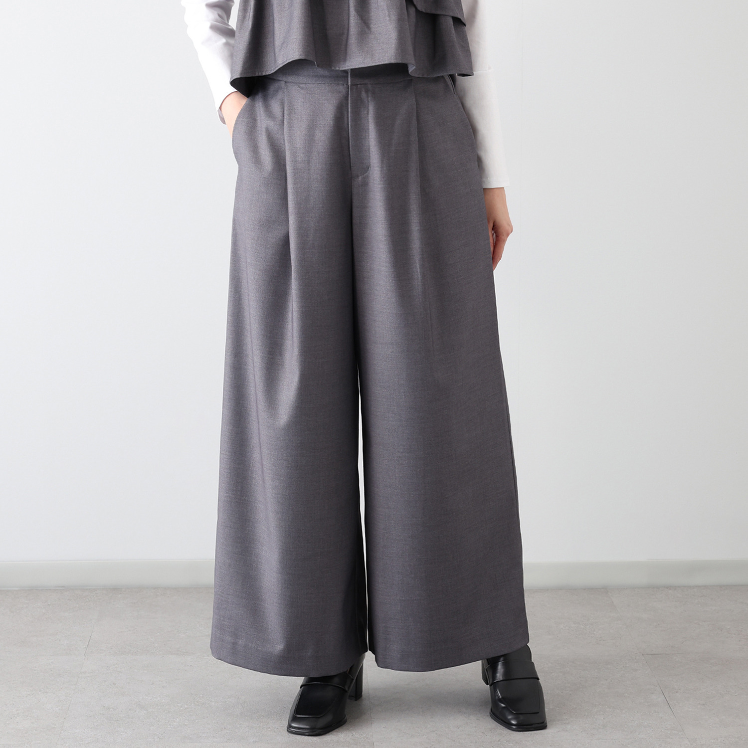 イシカワラボ★ヒトミ マイクロギャバストレッチ ワイドパンツ