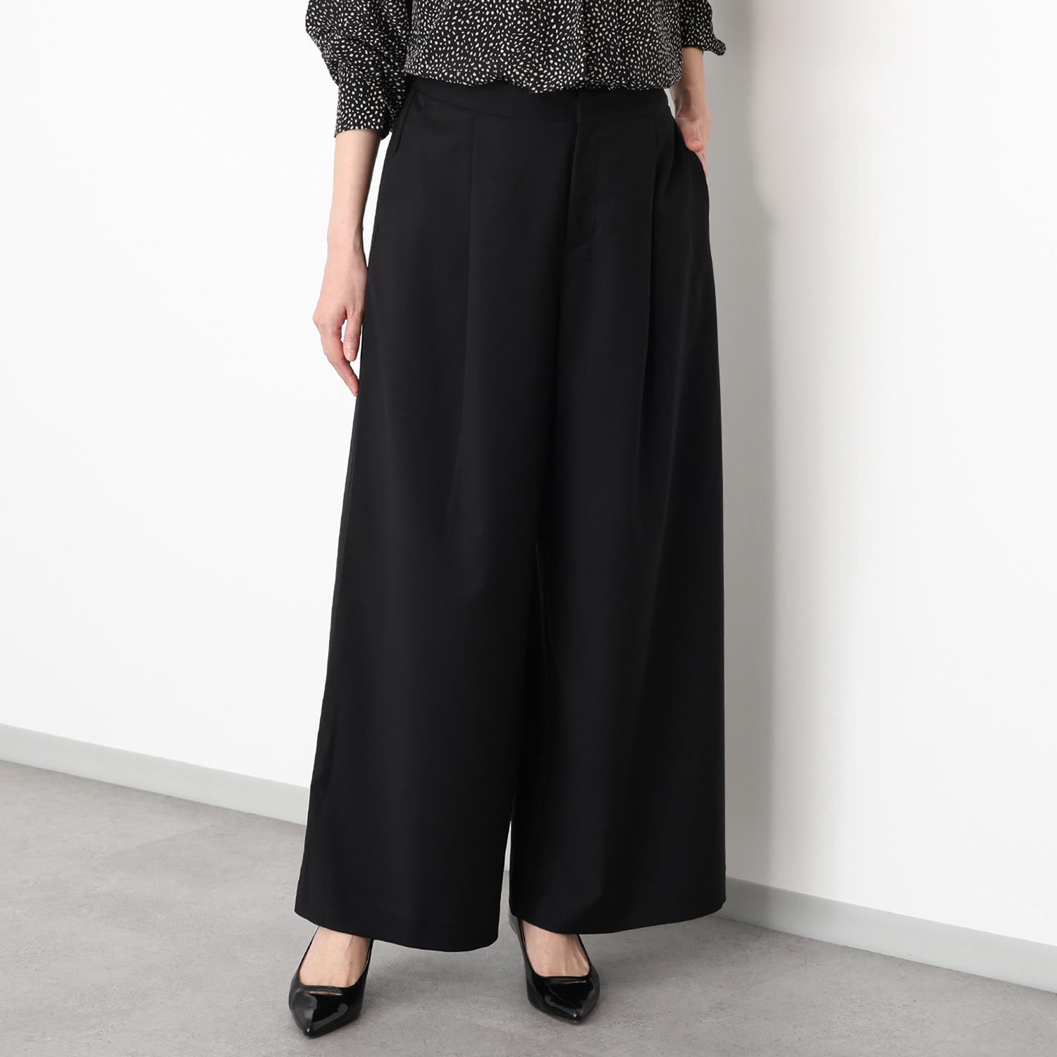 イシカワラボ★ヒトミ マイクロギャバストレッチ ワイドパンツ