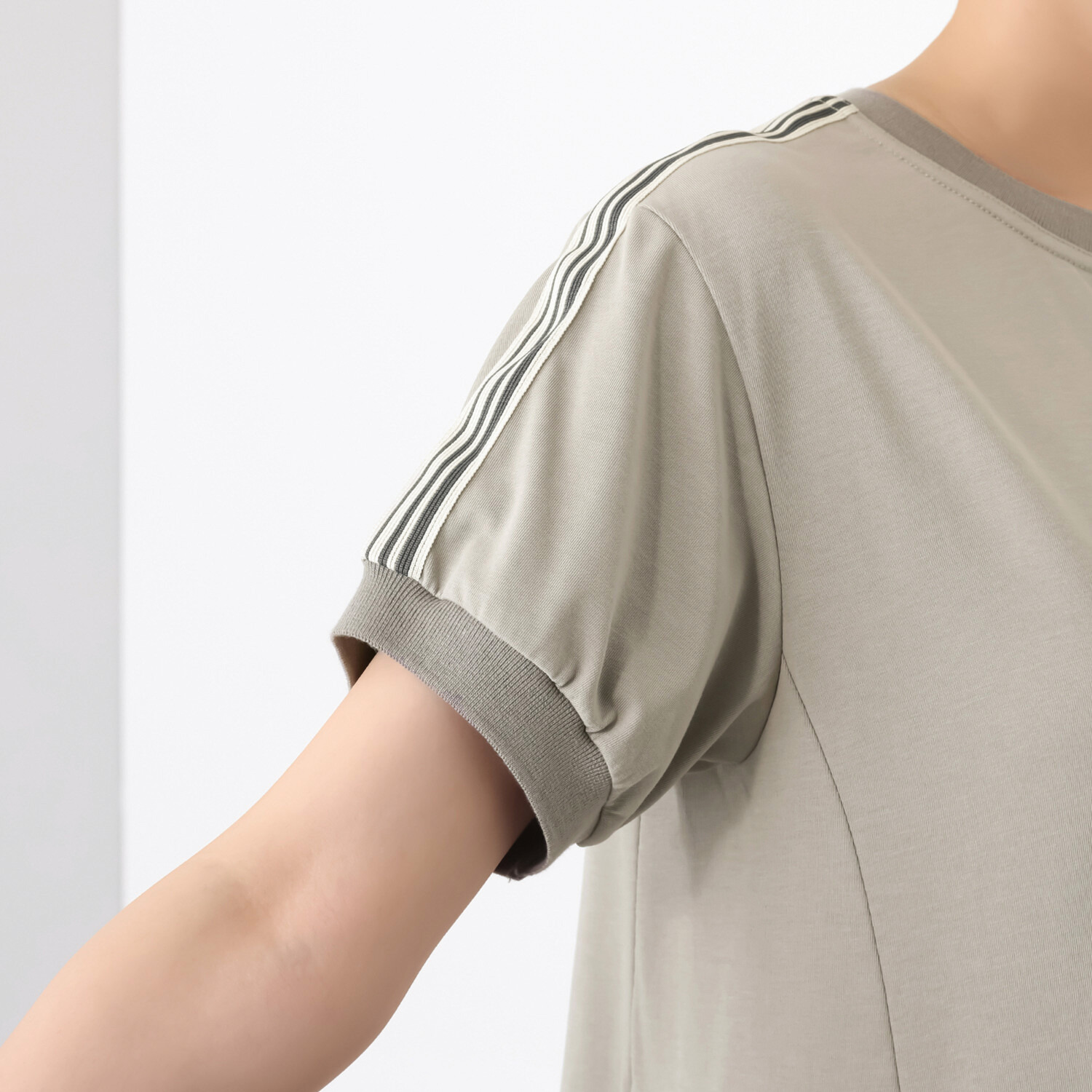 スタイル・ラヴィー 接触冷感 テープ＆ ポケットアクセント ガーリー＆スタイリッシュ ワンピース