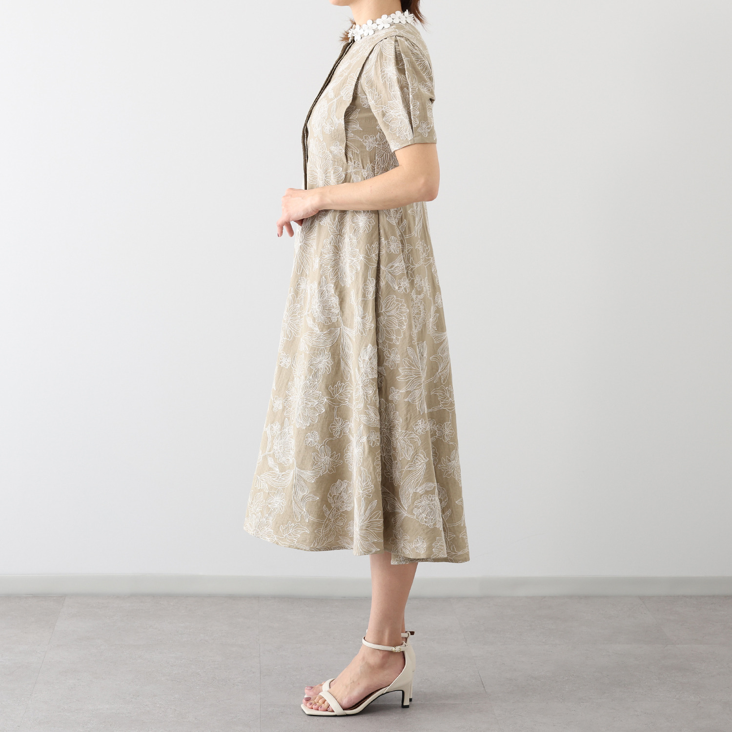 クリス・セリーン ボタニカルフラワー 刺しゅうドレス