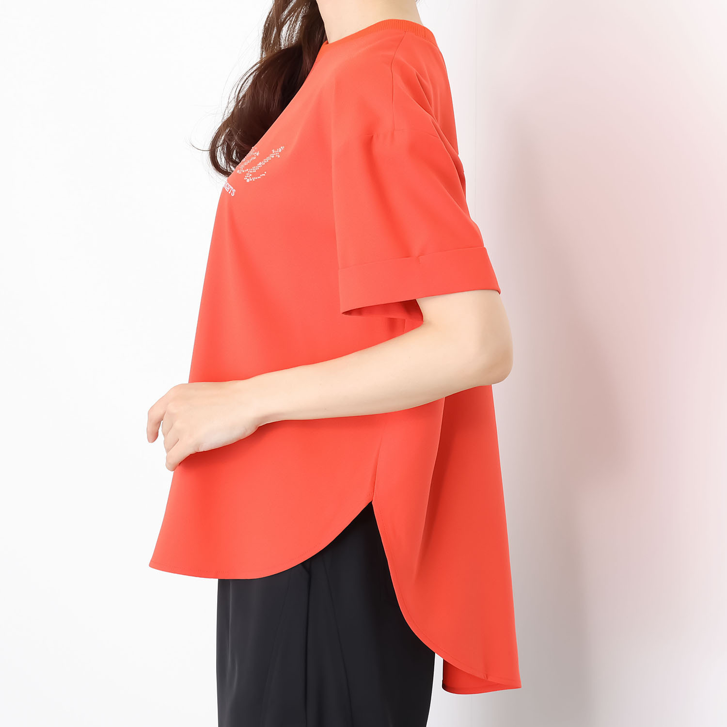 ヘブンアンドアース ＵＶカット・接触冷感 ラインストーン×刺しゅう メッセージＴブラウス