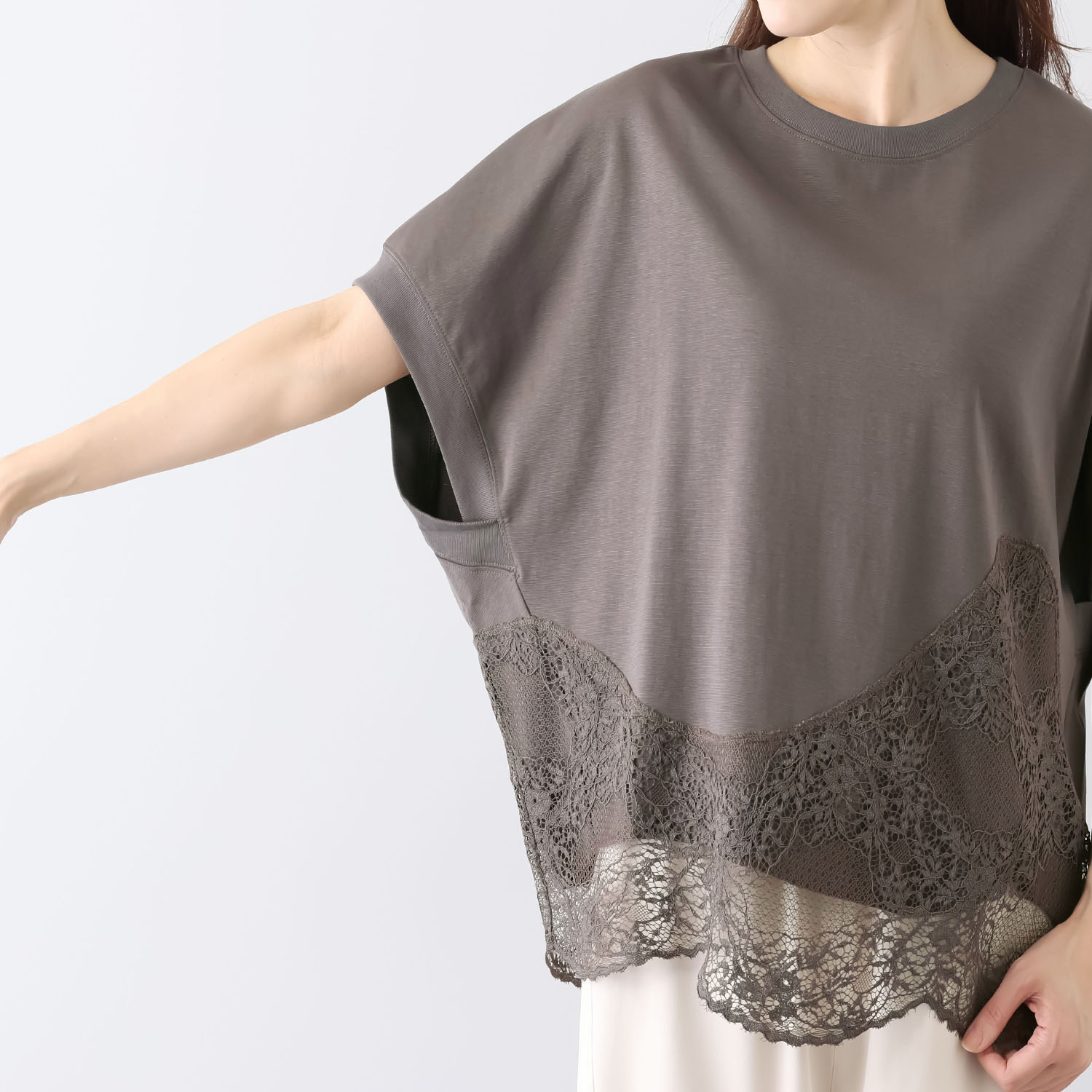 ヘブンアンドアース ＵＶカット・接触冷感 フレンチスリーブ 裾レースプルオーバー