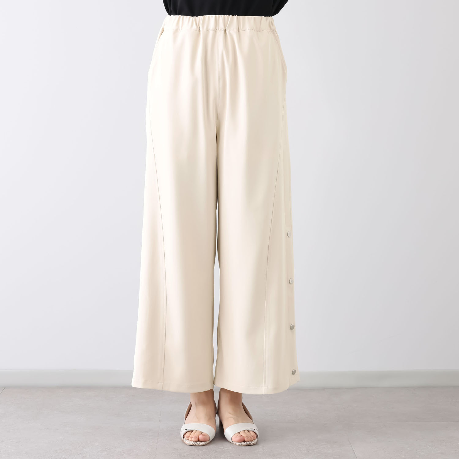 ヘブンアンドアース サイドボタン デザインワイドパンツ