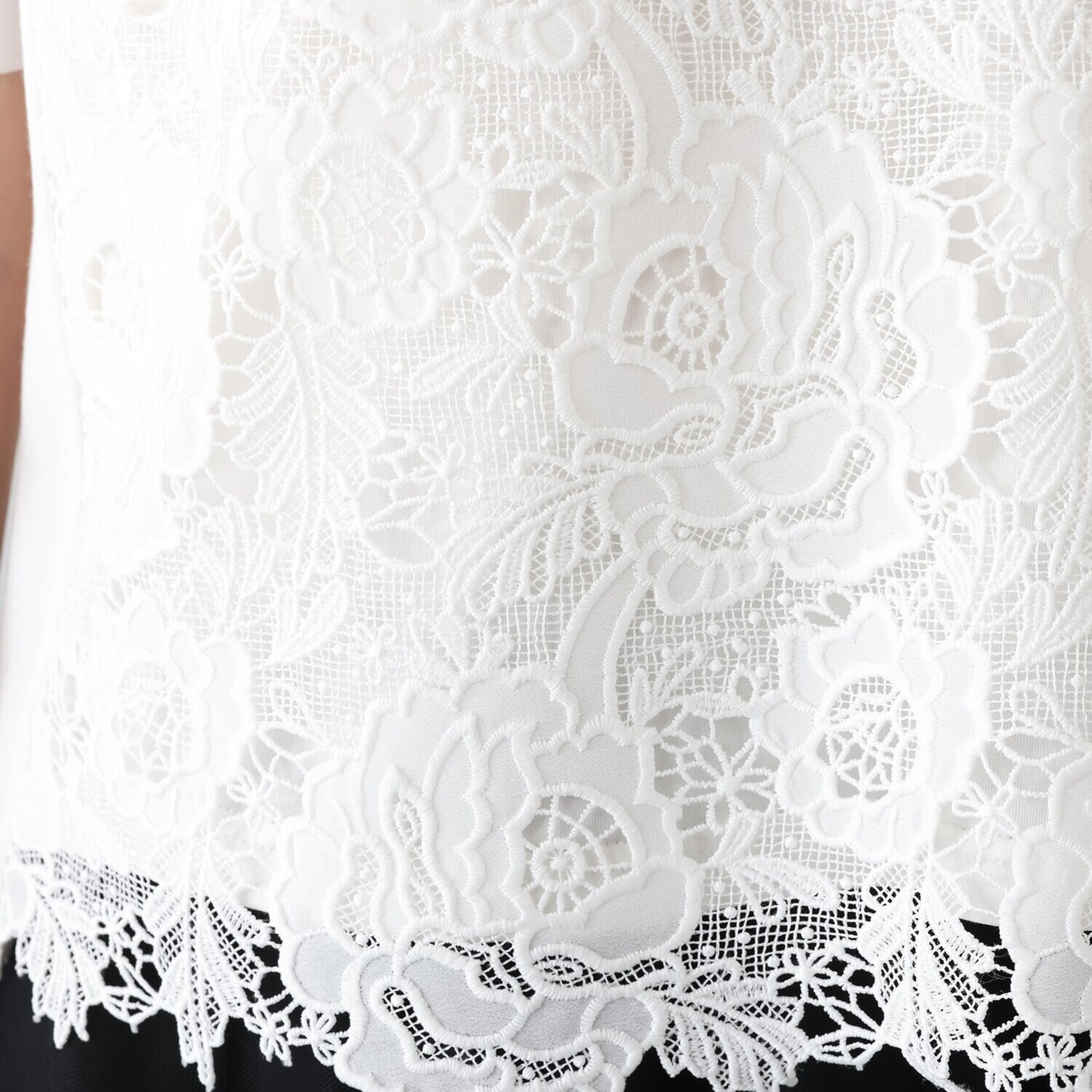 アズイズ　ビーマイセルフ バイ　ネイチャーズ エンブロイダリー レース使い 五分袖プルオーバー