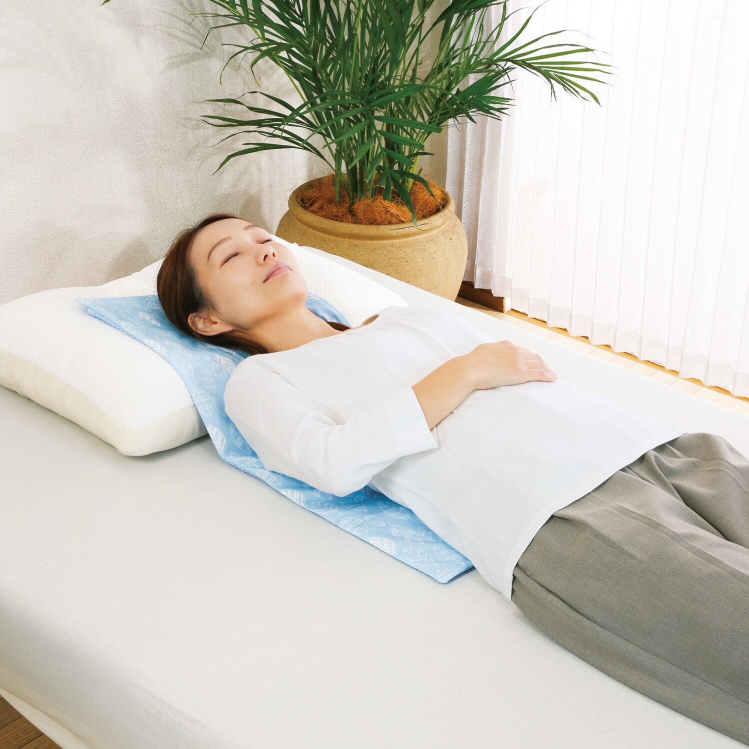 アイスジャパン ひんやりが長持ち！ 冷凍不要の 室蘭ひゃっこいマット プレミアム 専用綿混カバー付