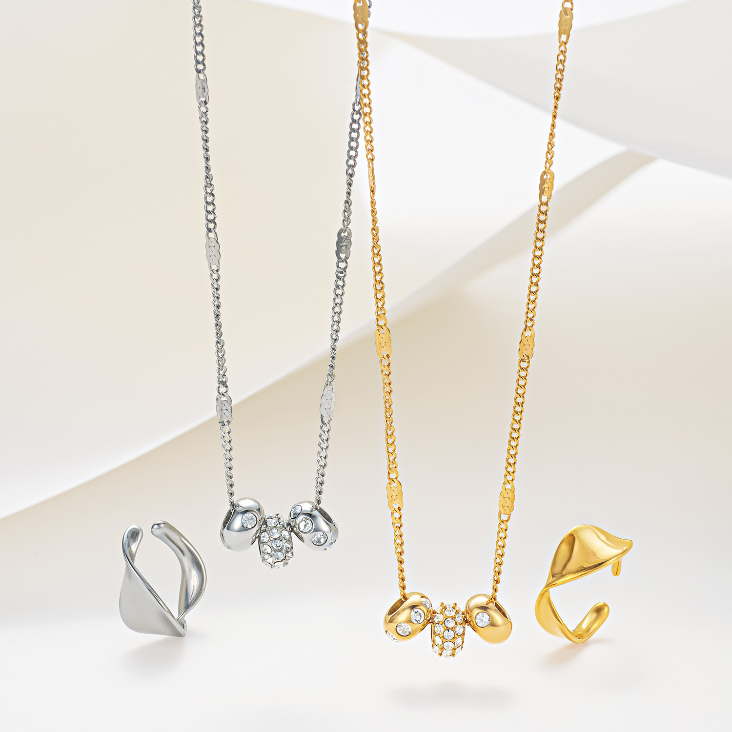 キラレ プレシオサ社製 クリスタルガラス トリプルロンデル ミラープレスペンダント＆ 片側用ツイストイヤーカフ キラキラ欲張りセット