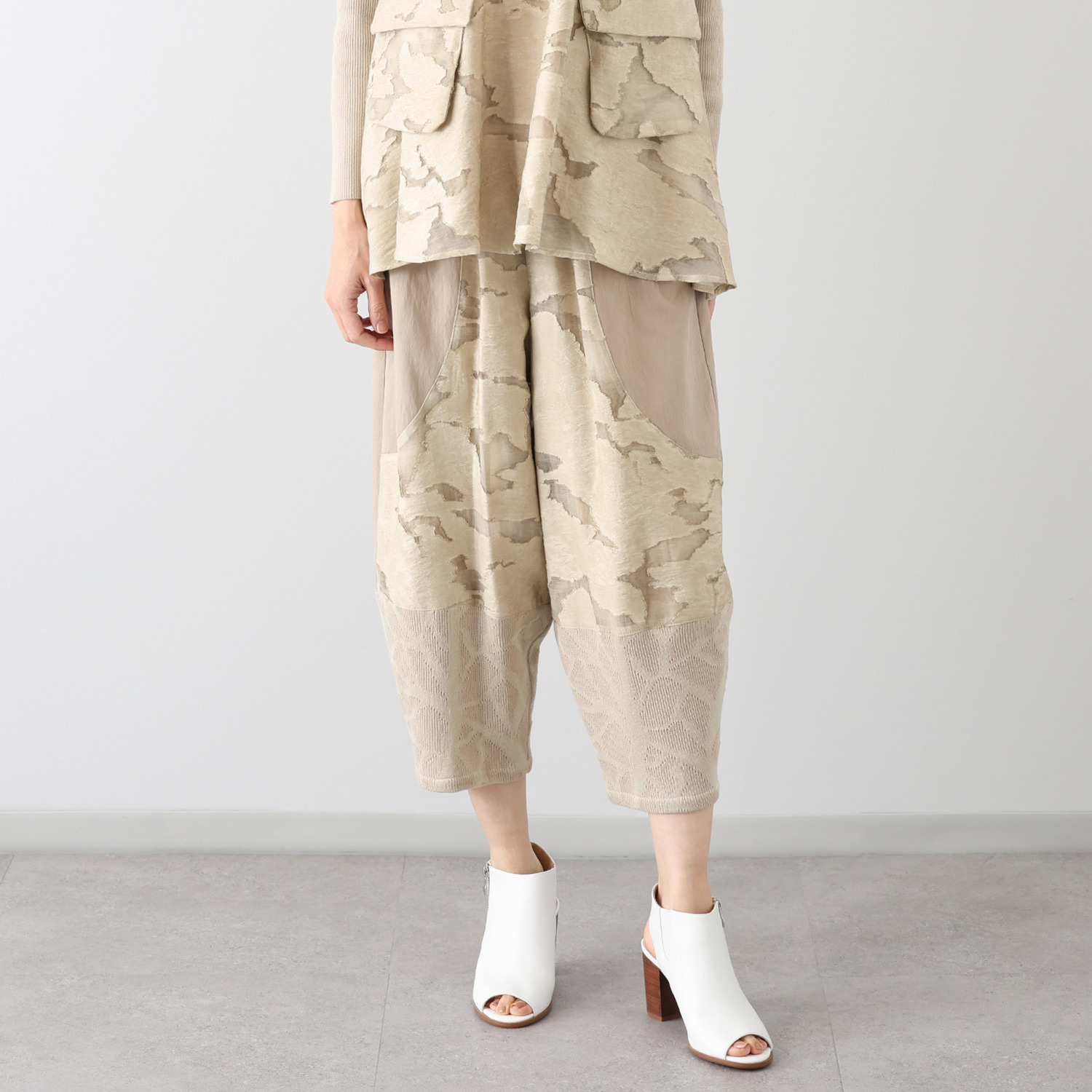 ヨシヨシ バイ　ピージェイ 異素材切替 ワイドテーパード デザインパンツ