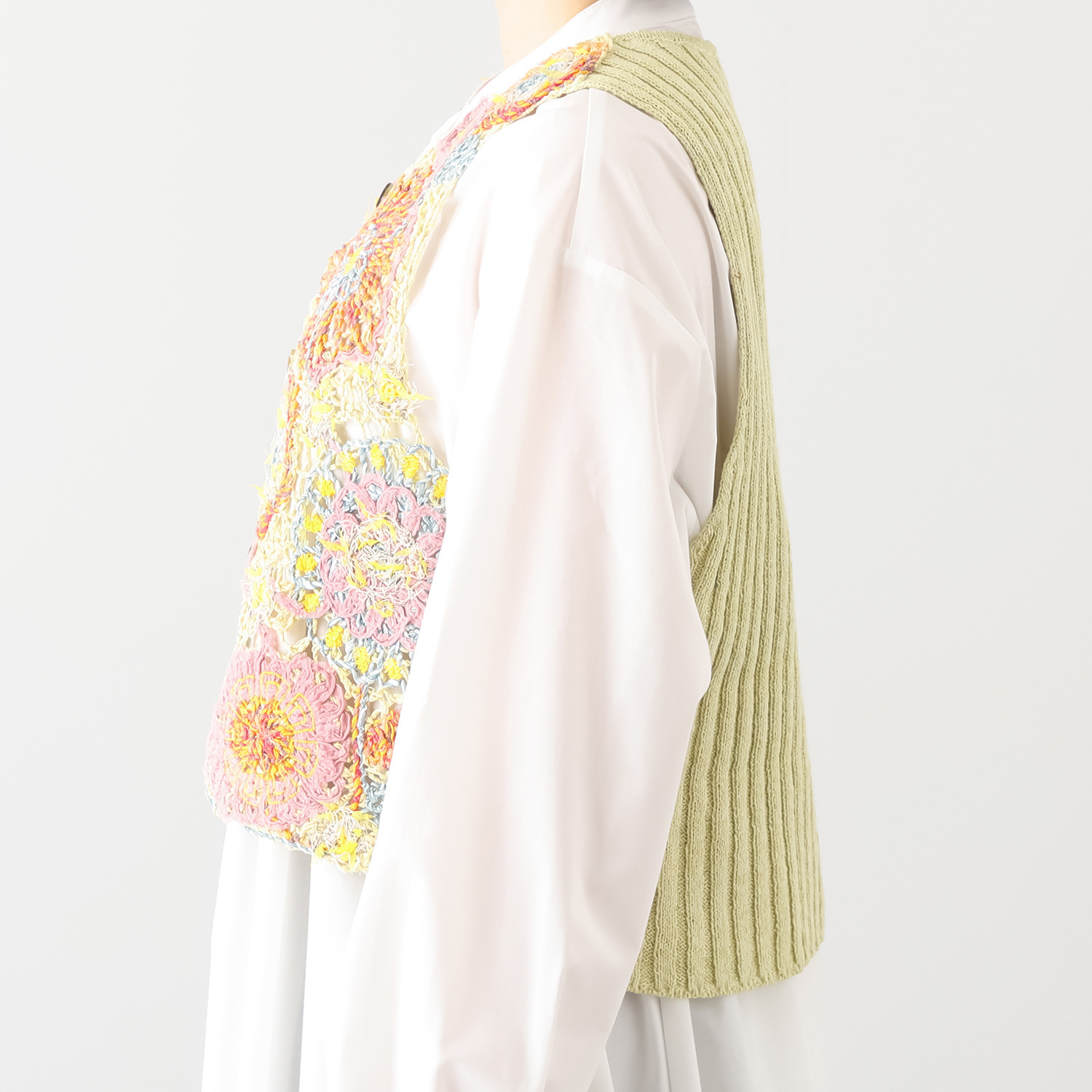 エム　アンド　キョウコ 刺しゅうベスト