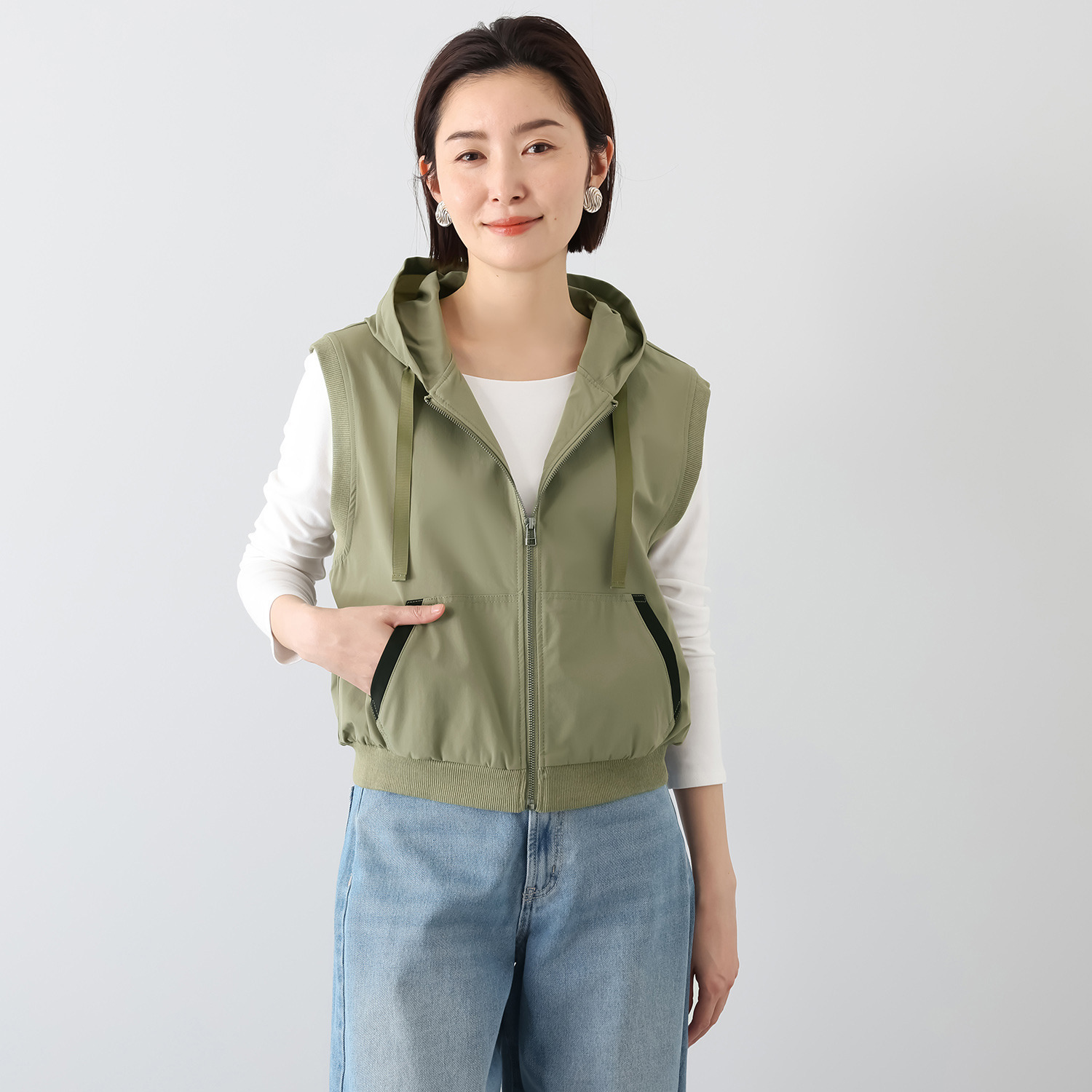 アリュメット ストレッチ フーテッドベスト