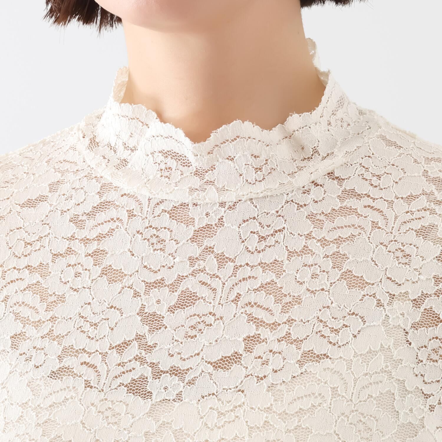 ダジュール フラワー柄 ストレッチレース プルオーバー