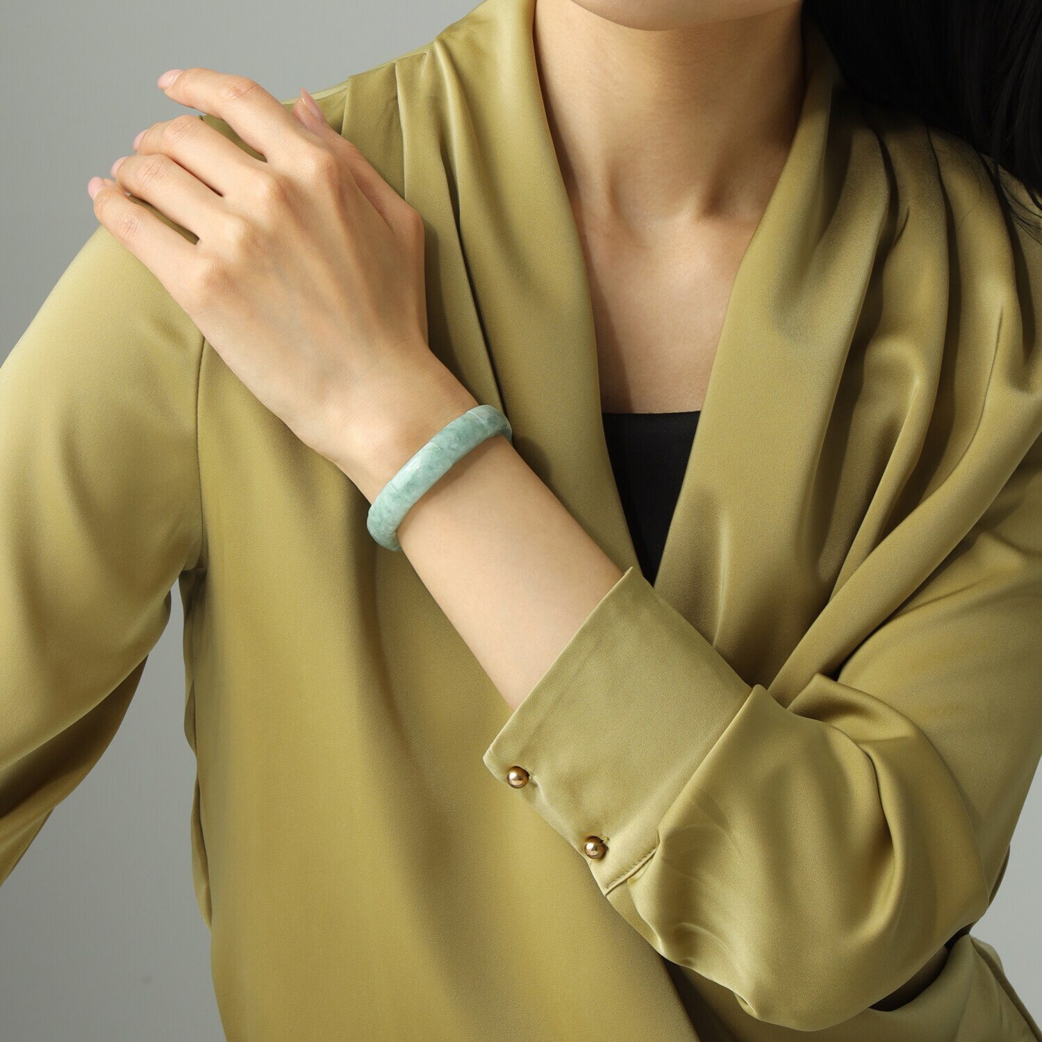 マスターストーン 無着色本翡翠 バングル見えする イラスティック ブレスレット